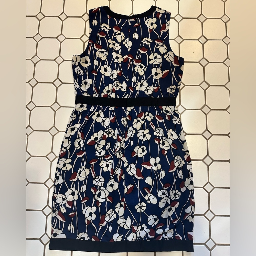 Ann Taylor Shift dress Woman’s Size 6 Navy Maroon Black Classic floral